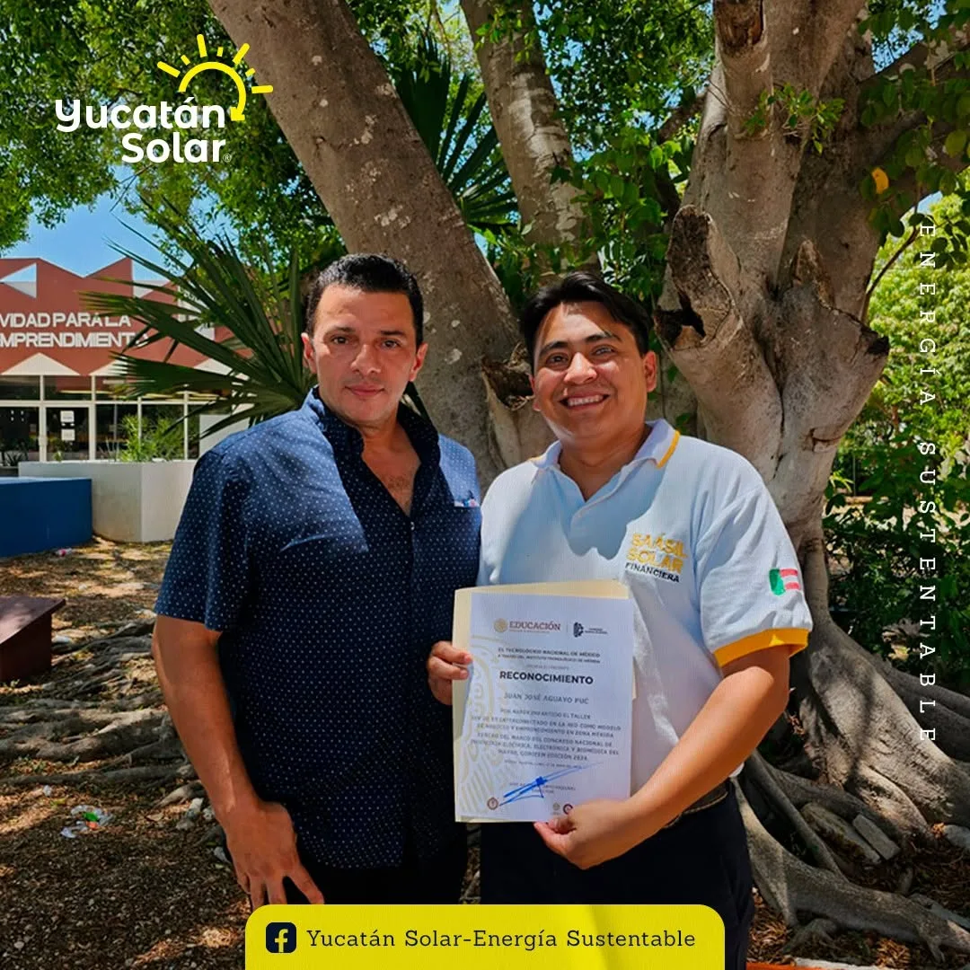 El M. en C. Juan José Aguayo Puc recibe el reconocimiento del Tecnológico de Mérida por impartir el taller en el CONIEEM 2024