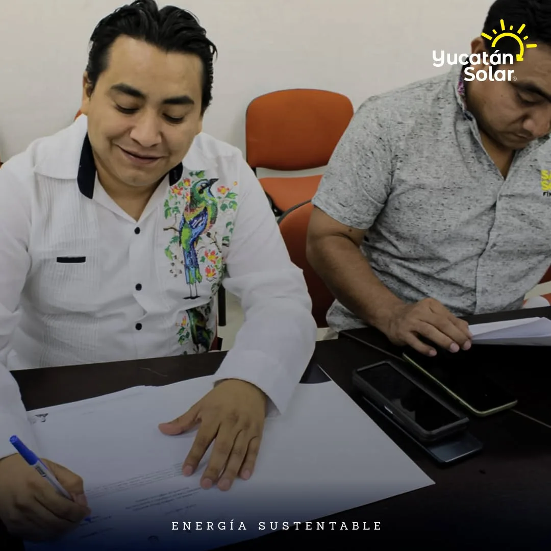 El M. en C. Juan José Aguayo Puc firma el convenio con el TecNM Progreso