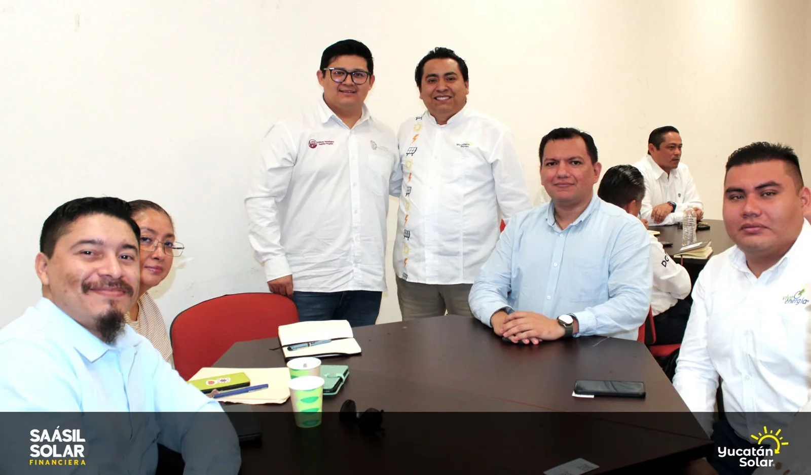 El M. en C. Juan José Aguayo Puc con representantes del TecNM Progreso y del sector energético en la sesión del Consejo de Vinculación