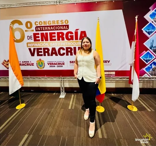 La Lic. Fanny Puch Montalvo, cofundadora de Yucatán Solar, en el 6.º Congreso Internacional de Energía